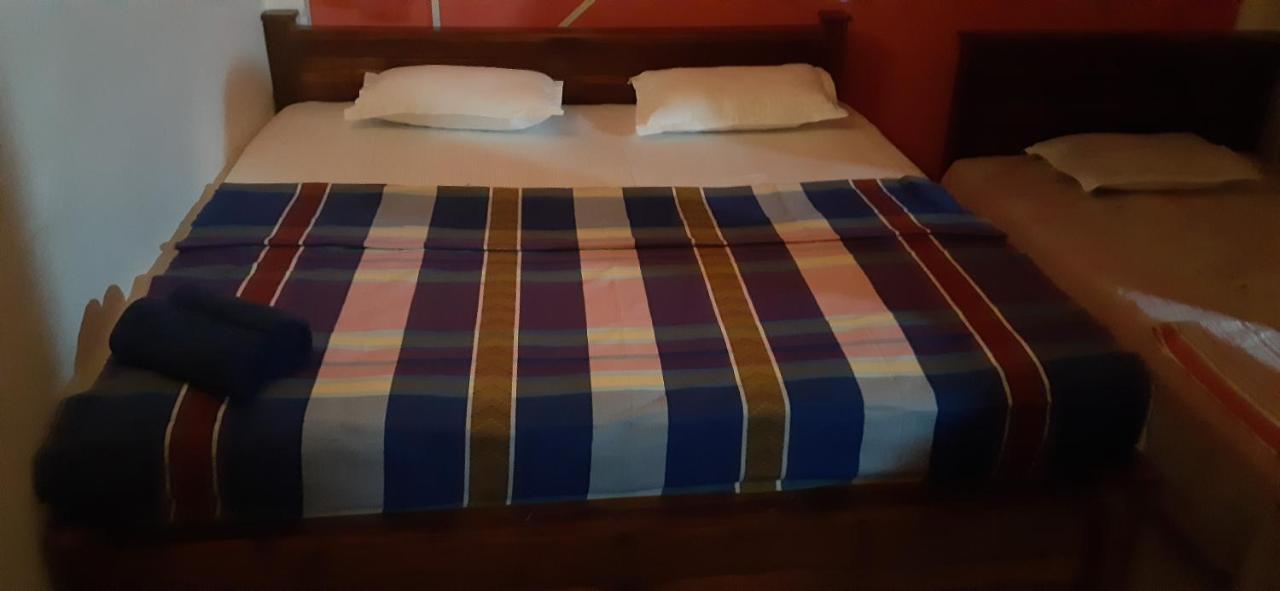 Sandra Guesthouse 담불라 외부 사진